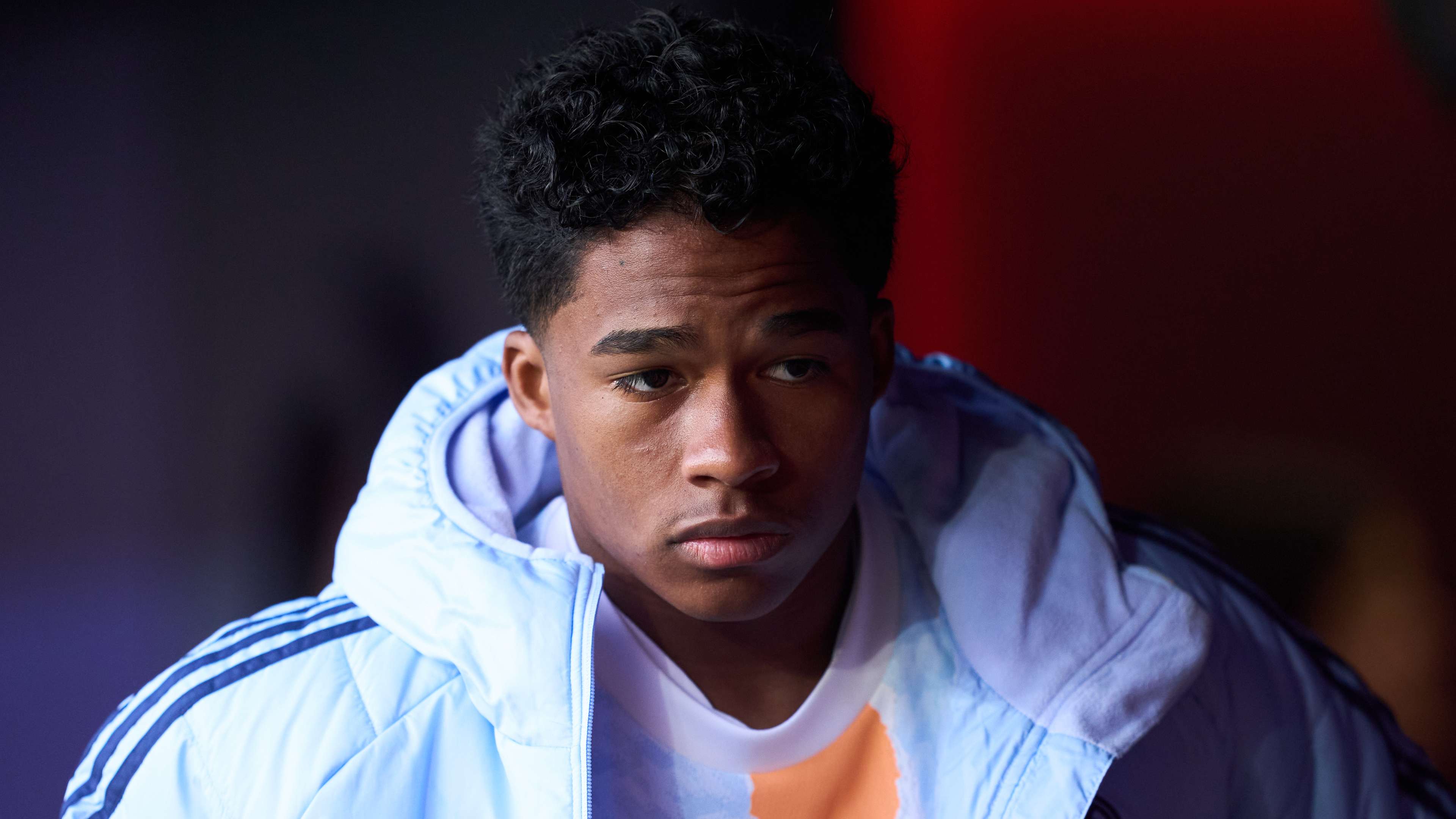 激动地对裁 激动地对裁